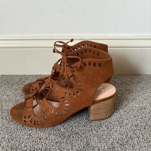 B.P. Nordstrom Brown sandal with laces size 8.5